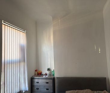 Room in a Shared House, Pendennis St, L6 - Photo 1