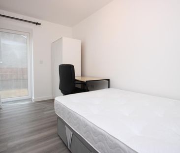 Room in a Shared House, Golledge Crescent, BS34 - Photo 5