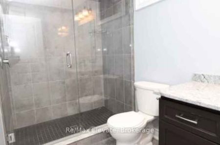 For Lease - 208 Carriage Way, Waterloo, Ontario - Photo 4