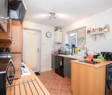 3 bedroom semi-detached house to rent - Photo 6