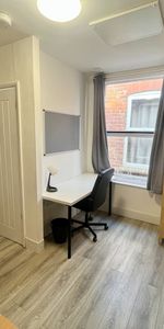 Room in a Shared House, City Road, NG7 - Photo 3
