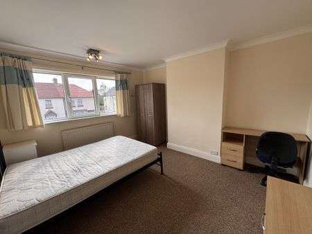 Tang Hall Lane, Tang Hall - P1582 - Photo 2