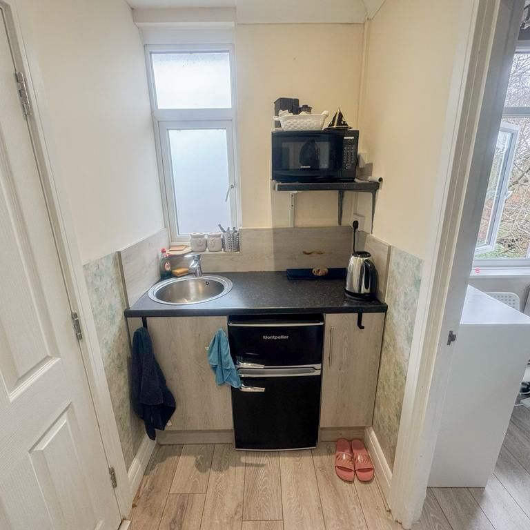 House share to rent - Photo 1