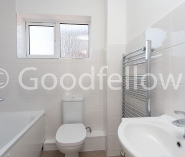 Garratts Lane, Banstead, SM7 - Photo 4