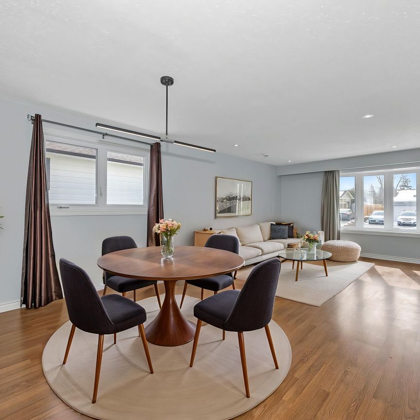 For Lease - 22 Red Maple Crescent, Blackburn Hamlet, Ontario - Photo 1