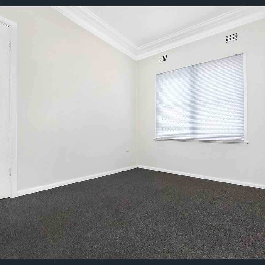 NEAT & TIDY 2 BEDROOM UNIT! - Photo 1