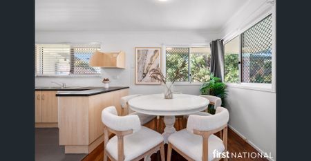 TIDY 3 BEDROOM HOUSE WITH A GREAT SIZED YARD & SIDE ACCESS - Photo 5