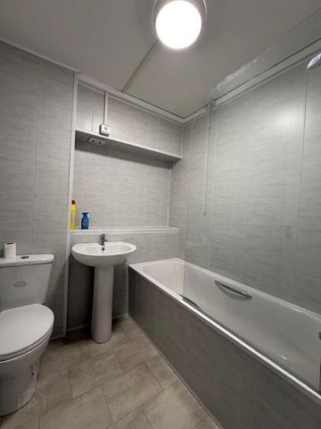 8a Riverdale House, Dunmurry, BT17 9DD - Photo 3