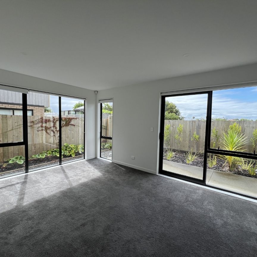 A Hidden Gem in Mairangi Bay - Photo 1