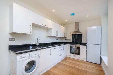 London Road, Kingston Upon Thames, Surrey, KT2 - Photo 3