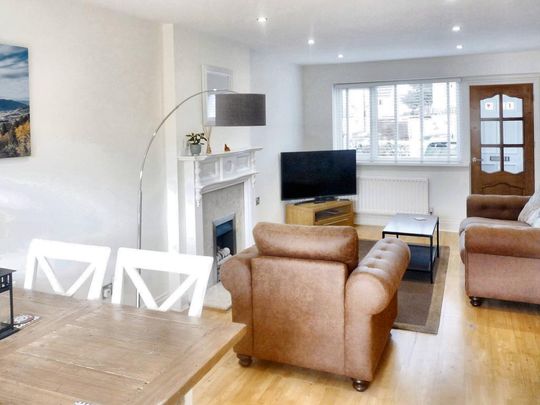 3 bedroom semi-detached house to rent - Photo 1