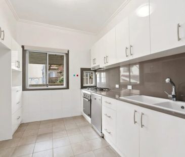 Bright and Spacious Duplex (COPYWRITING IS FROM 9 MOORILLA) - Photo 2
