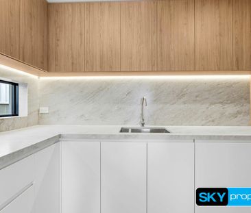 Ultra-Modern Elevation - Space, Versatility and Everyday Luxury - Photo 4