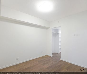 Generous and conveniently located - $650/PW - Photo 2