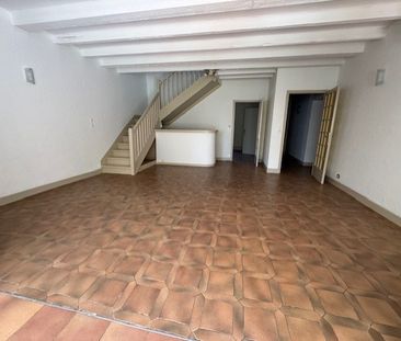 Location Maison 5 pièces 162m² PENNAUTIER 11610 - Photo 1