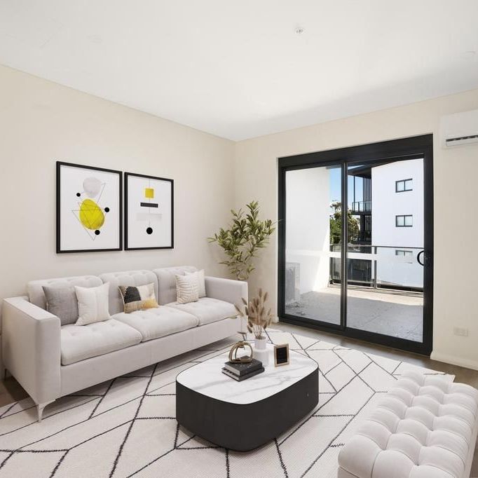 For Lease – Brand New Roof Top 1 Bedroom Apartment - Photo 1