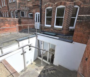 4 bedroom terraced house to rent - Photo 6