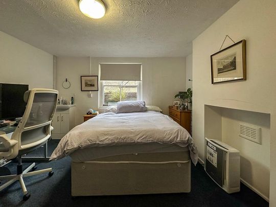 1 bedroom in a house share to rent - Photo 1