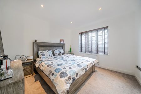 4 bedroom detached house to rent - Photo 5