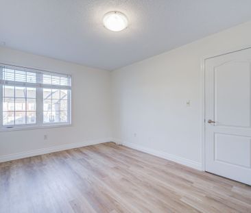 For Lease - 3036 Dewridge Avenue, Oakville, Ontario - Photo 3