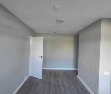 3 Bed Terraced House, Roxeth Green Avenue, HA2 - Photo 5