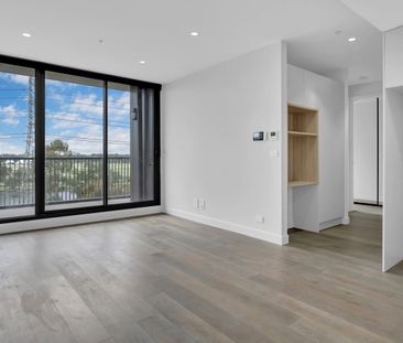 STUNNING TWO BED, TWO BATH APARTMENT WITH GORGEOUS RIVER VIEWS! - Photo 1
