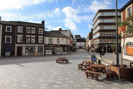 Bute Street - Central Luton - Duplex Split Level One Bed With Courtyard, LU1 - Photo 2