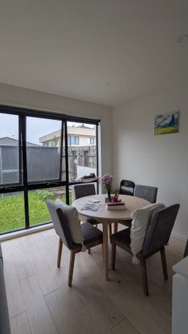 Braybrook - Photo 3