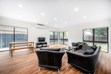 Private Suite – Fully Furnished in rooming house - Photo 4