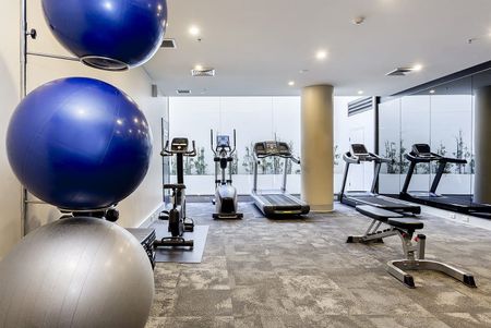 Modern 2-Bedroom Apartment with Parking in the Heart of Zetland - Photo 3