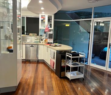 Chatswood West - Photo 2