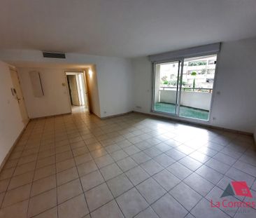 Location Appartement 3 pièces 62m² MARSEILLE 8ème - Photo 2