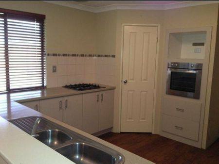 Perfect Family Living Opposite the Park ! - BREAK LEASE - Photo 2