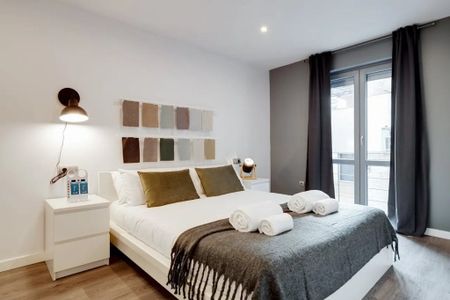 Carrer de Verdi, Barcelona, Catalonia 08012 - Photo 5