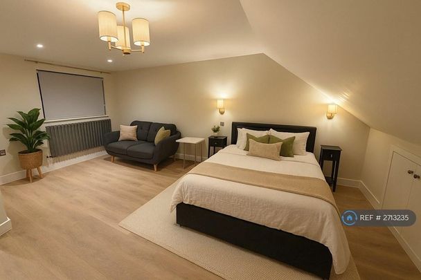 1 bedroom in a house share to rent - Photo 1