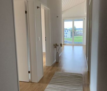 Moderne 3.5Dachwohnung mit Loggia-Balkon - Foto 2