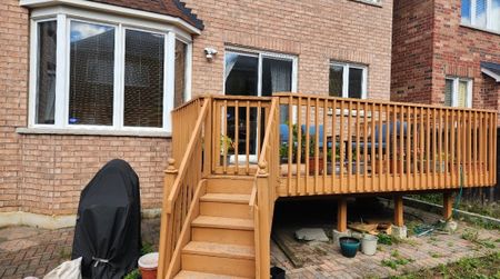 Upper level of four bedroom home for rent Markham - Photo 2