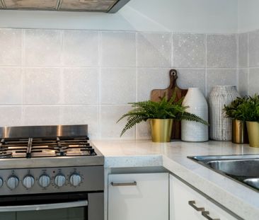 Gloriously Sun Filled Spacious Home - Photo 5