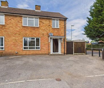 3 bedroom end of terrace house to rent - Photo 4