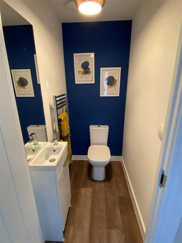 3 bedroom end of terrace house to rent - Photo 5