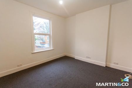 3 bedroom flat to rent - Photo 2