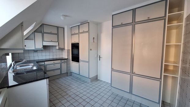 "Attraktive 5-Zimmerwohnung mit Cheminée an bester Lage" - Photo 1