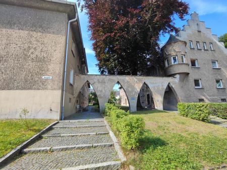 Ruhig gelegene 2-Raum-Altbauwohnung mit Tageslichtbad - Photo 4