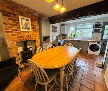 2 bedroom terraced house to rent - Photo 2