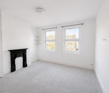 3 bedroom House To Let Total Size: 1034 SQ FT - Photo 4