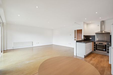 2 bedroom flat to rent - Photo 4