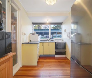 One Tree Hill 2 Bedroom Neat and Tidy - Photo 1