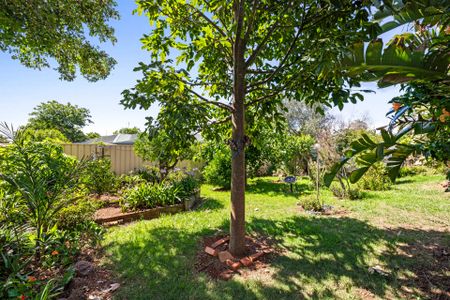 Two Bedroom Unit in Convenient Location - Photo 4