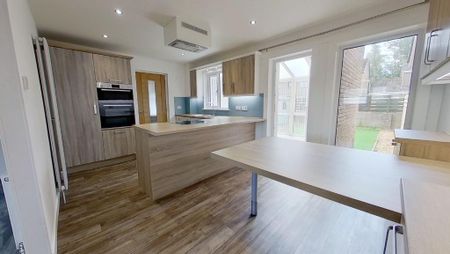 3 bedroom detached house to rent - Photo 5