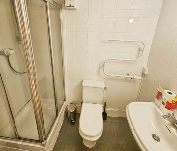 2 bedroom flat to rent - Photo 6